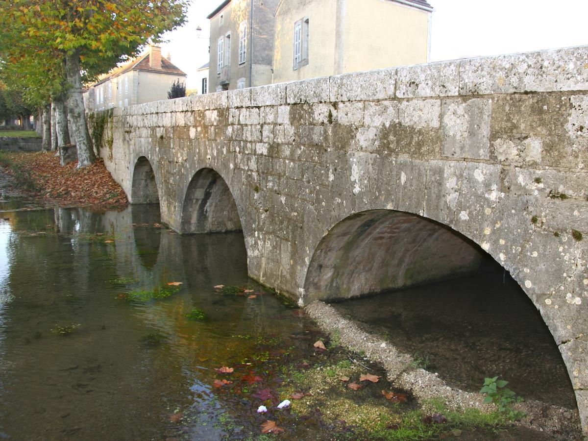 Cote-Serein - Les Chambres Du Clos-Malo Noyers-sur-Serein Zimmer foto